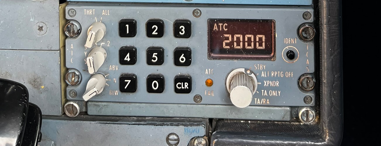 A320 Navigation Display showing active TCAS resolution advisory and traffic alert