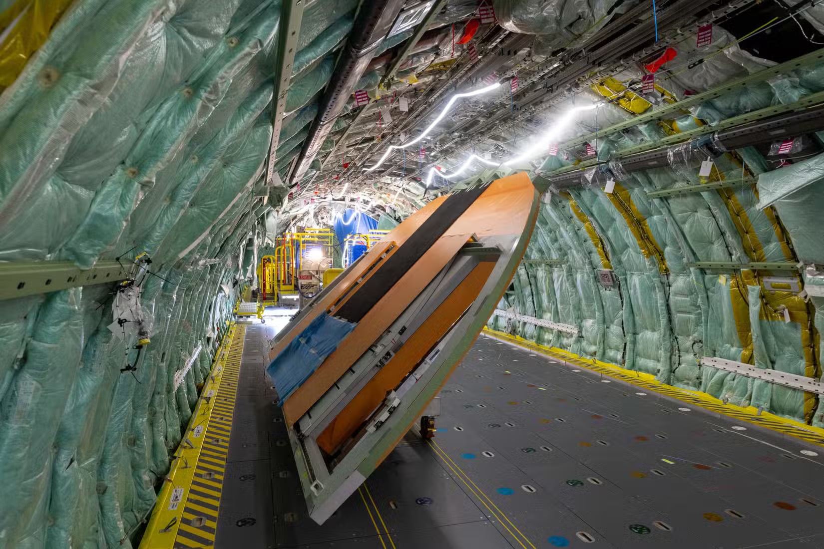 A350 freighter sections junction